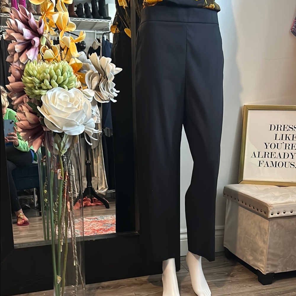 Akris Black Cropped pants with Elegant Silhouette